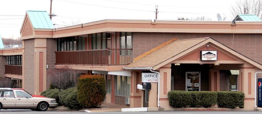 Travelers Inn South Brunswick Terrace Exterior foto